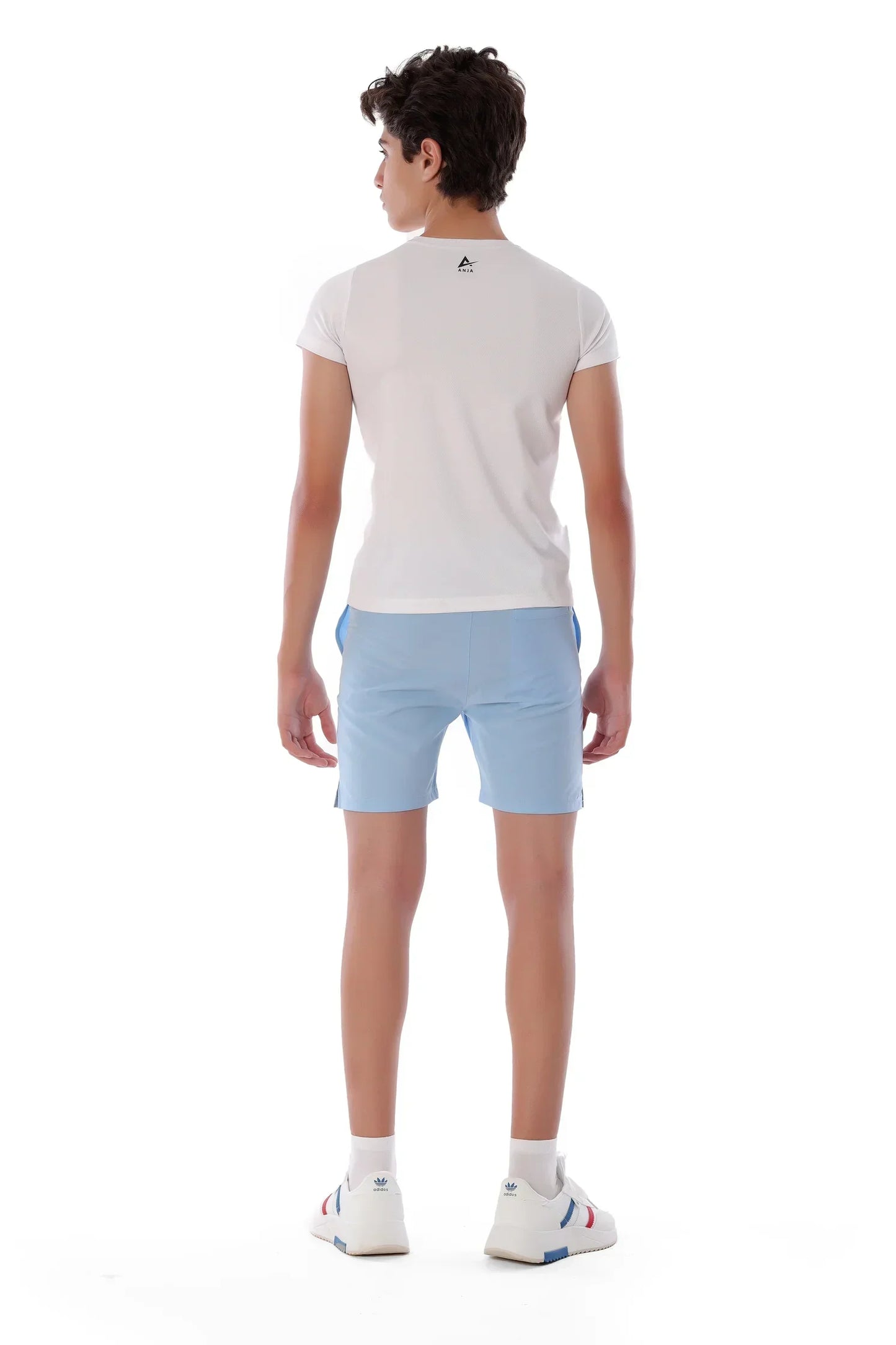 تي شيرت أبيض للأولاد برسومات كرة طائرة - قميص رياضي